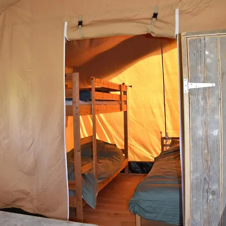 Charmecamping Domaine Bleu Celeste Kemp *